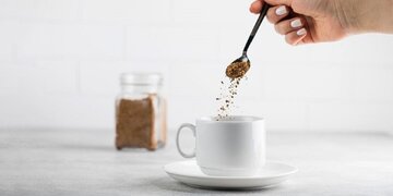 عوارض قهوه فوری که از آن بی خبرید | دیگه قهوه خوری نخورید