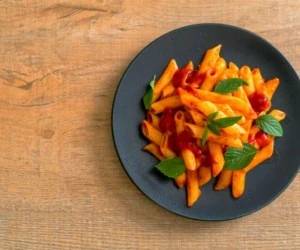 چند ترفند طلایی برای خوشمزگی ماکارونی | اشتباه خانم‌های ایرانی در پخت ماکارونی