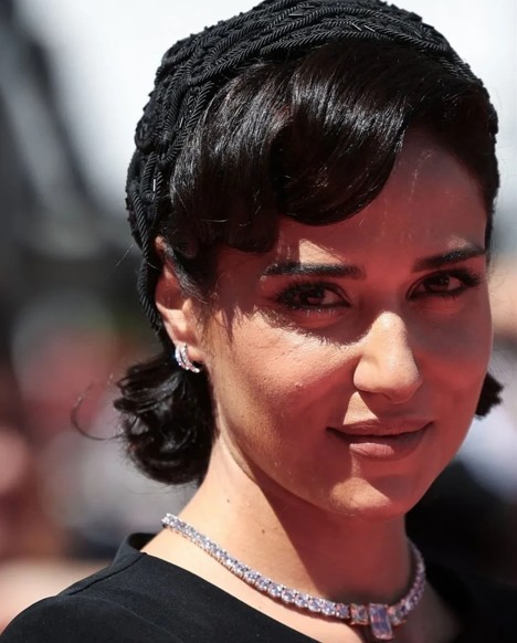 پریناز ایزدیار هم بدل پیدا کرد | نگاهی به شباهت بیش از پریناز ایزدیار و فحریه اوجن