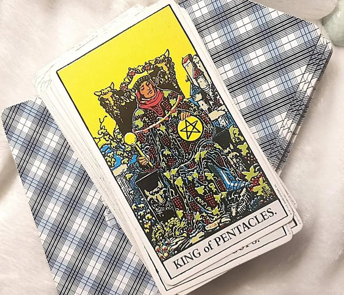 فال تاروت فردا سه شنبه 2 اردیبهشت ماه 1404 را اینجا بخوانید