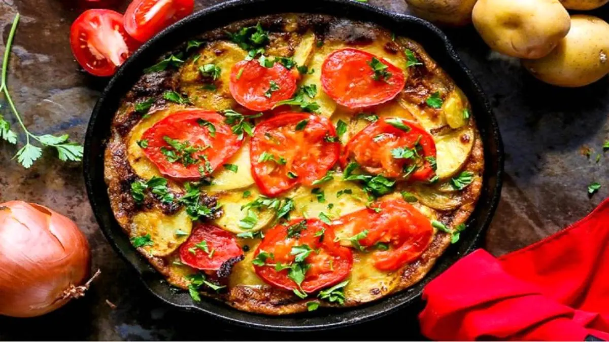 طرز تهیه املت سیب زمینی خوشمزه | برای صبحانه این املت رو درست کن