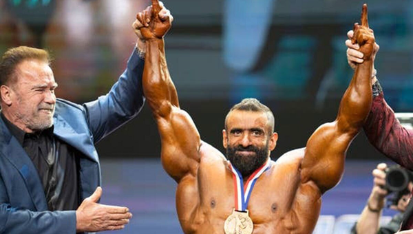 واکنش تند هادی چوپان به صحبت های هنرمندان در جشنواره کن | هادی چوپان گرد و خاک کرد