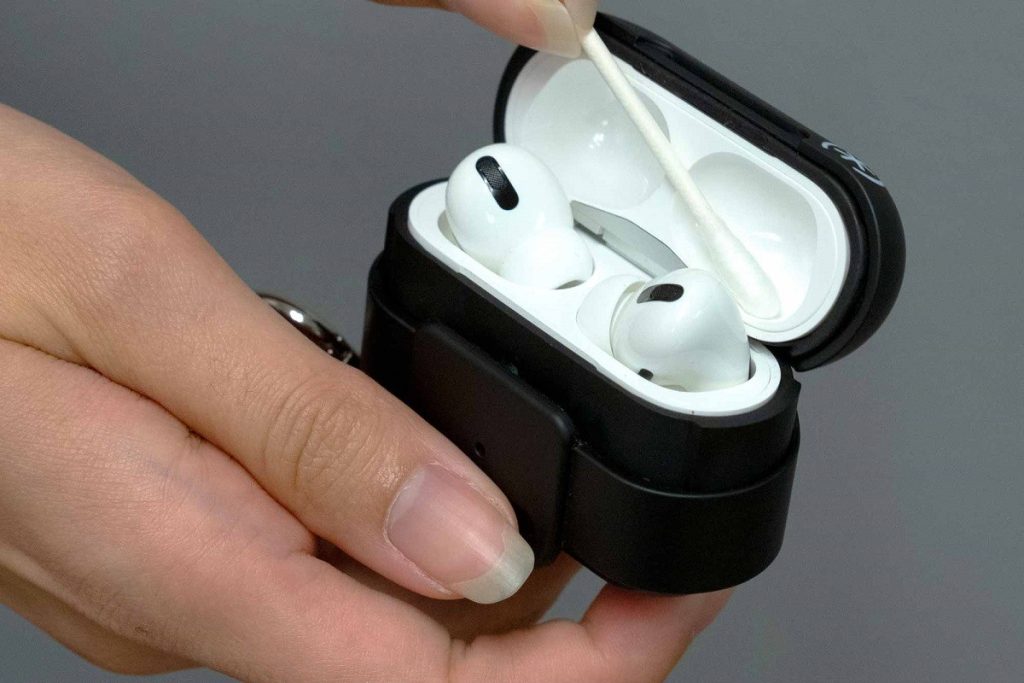 نحوه تمیز کردن ایرپاد به صورت کامل | چند نکته مهم درباره نگه داری و تمیز کردن ایرپاد