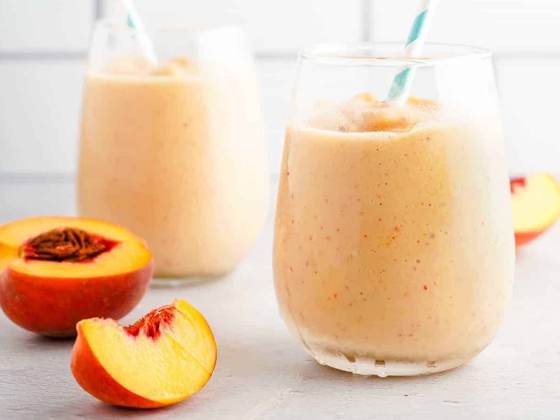 طرز تهیه شیک هلو خوشمزه ؛ یک نوشیدنی خنک برای روزهای گرم تابستان