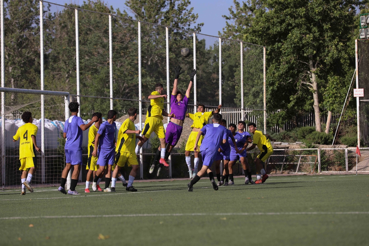 خبر فوری | آلودگی هوا مسابقات فوتبال تهران را لغو کرد